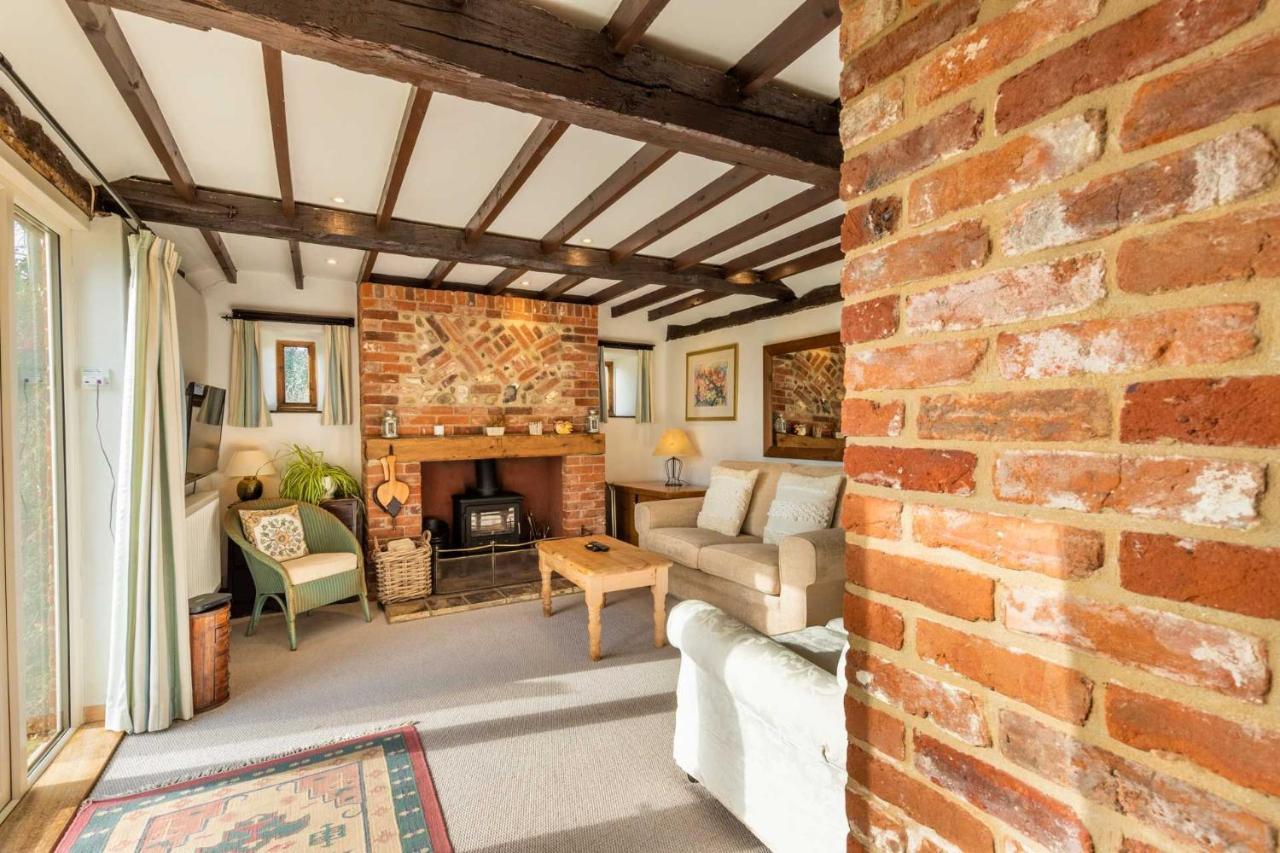 Host & Stay - Woodfalls Barn Burgh and Tuttington Dış mekan fotoğraf